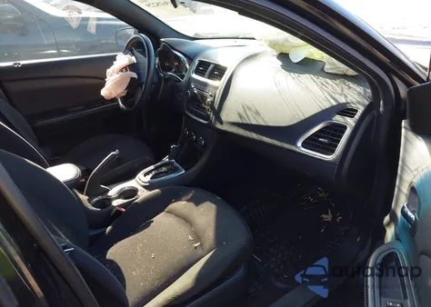 2013 Dodge Avenger Se z USA, uszkodzony, nr VIN 1C3CDZAB0DN536871